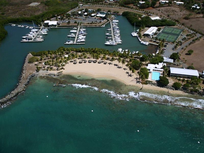 Tamarind Reef Resort Spa & Marina Кристианстед Экстерьер фото